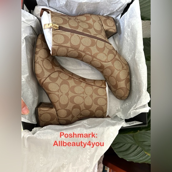 NIB - COACH Noah Bootie In Signature Canvas - size 6 US - Picture 11 of 16